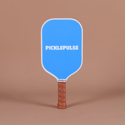 High-performance Picklepulse Checkmate paddle featuring textured T700 carbon fibre and thick polypropylene core